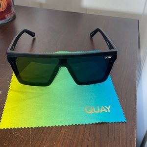 Quay Sunglasses women!